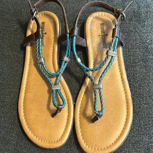 NWOT Minnetonka Braided Leather Sandal